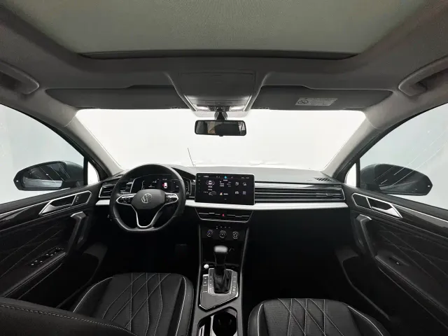 Volkswagen Tiguan L — Фото автомобиля 10