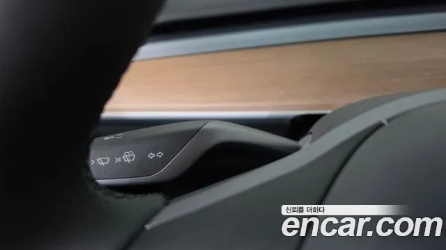 Tesla Model Y — Фото автомобиля 24
