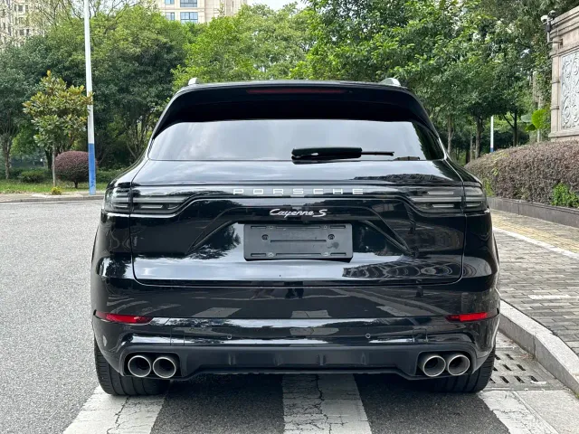Porsche Cayenne — Фото автомобиля 17