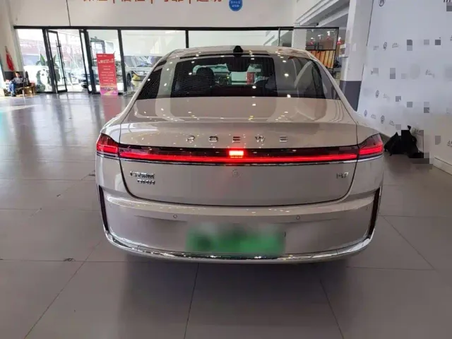 Roewe M7 DMH — Фото автомобиля 5