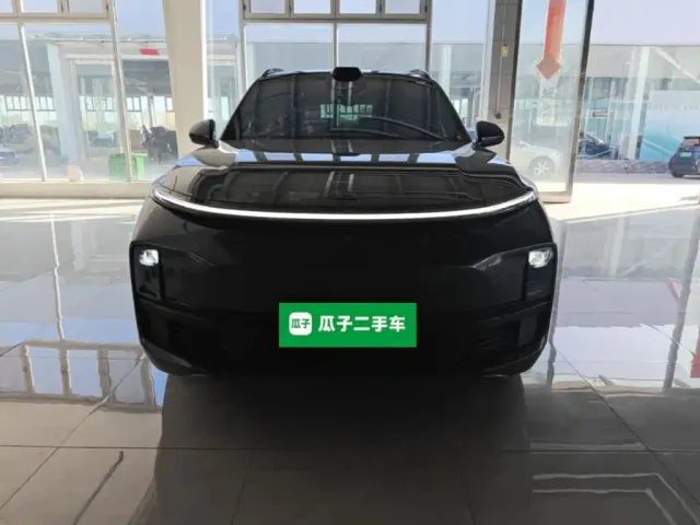Li Auto L9 — Фото автомобиля 2