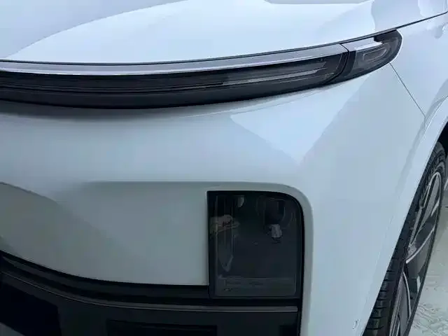 Li Auto L9 — Фото автомобиля 18