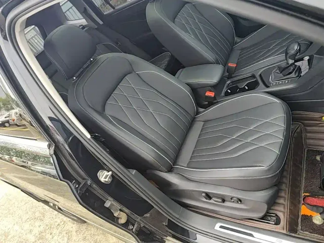 Volkswagen Tiguan L — Фото автомобиля 24
