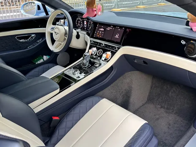 Bentley Continental 2022 4.0T GT V8 — Фото автомобиля 19