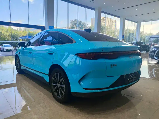 BYD Qin L — Фото автомобиля 7