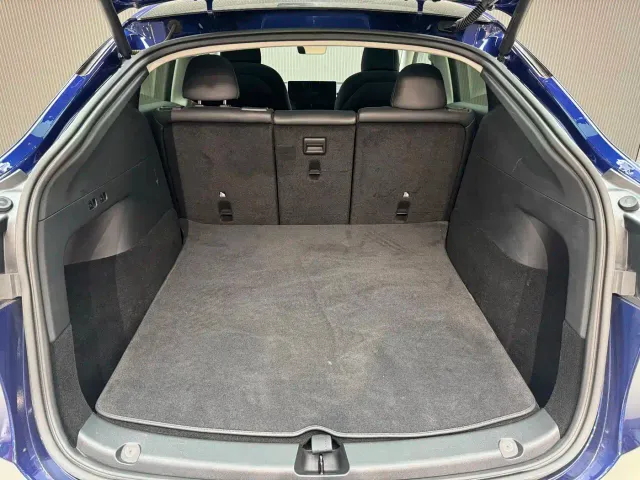 Tesla Model Y — Фото автомобиля 19