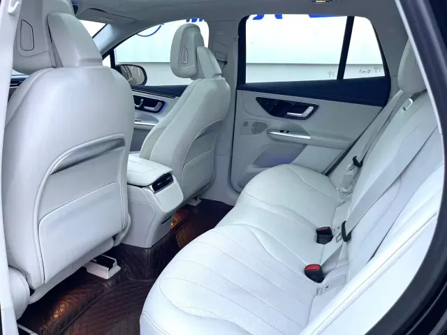 Mercedes-Benz EQE SUV — Фото автомобиля 9