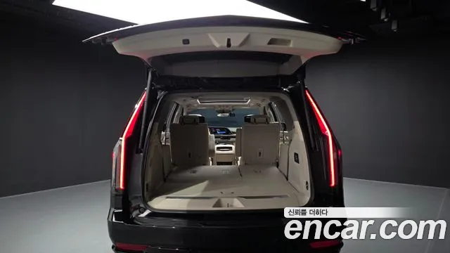 Cadillac Escalade 5th Gen — Фото автомобиля 26