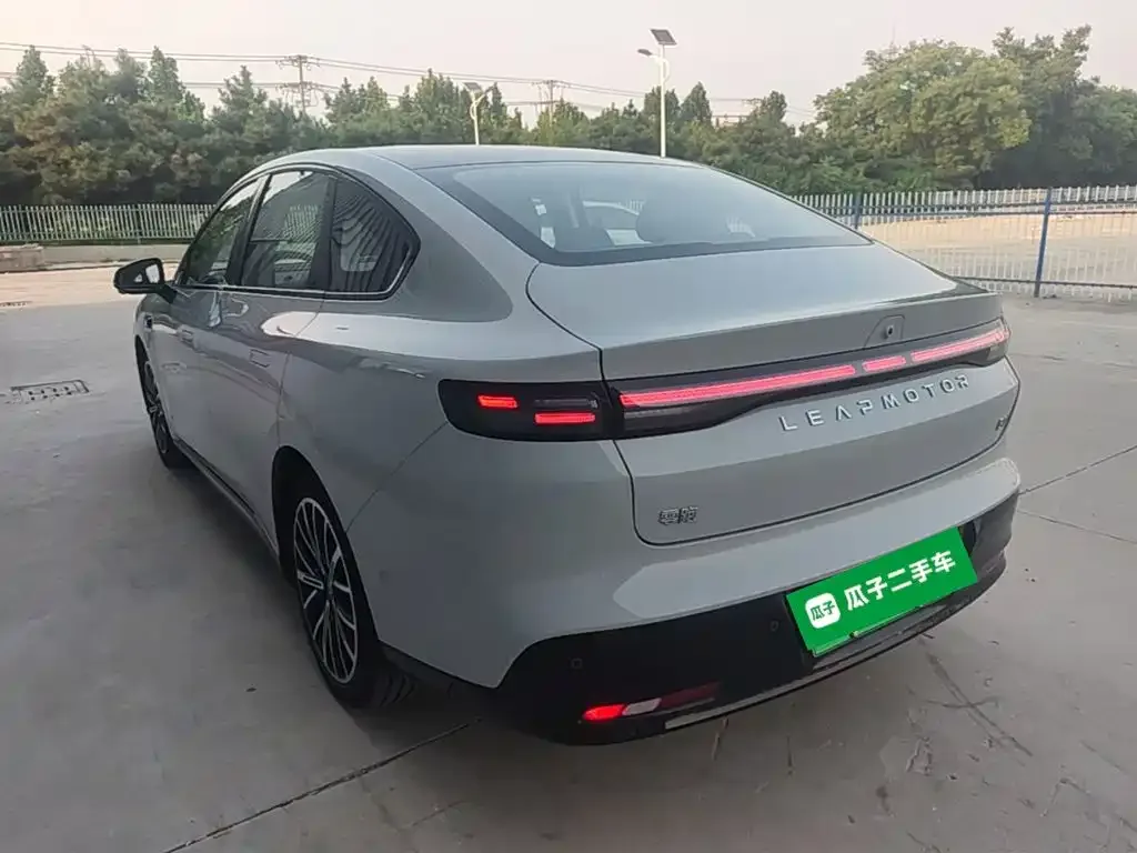 Leapmotor Leapmotor B01 2026 550 LiDAR Edition — Фото автомобиля 4