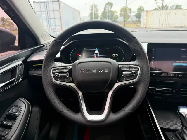 Roewe i5 — Фото автомобиля 7