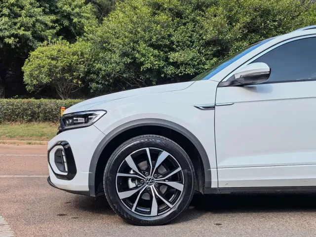 Volkswagen T-Roc — Фото автомобиля 14