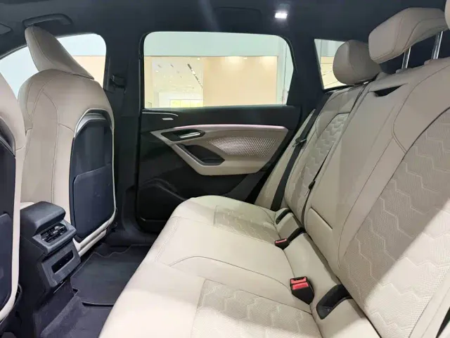 Audi Q6L e-tron — Фото автомобиля 11