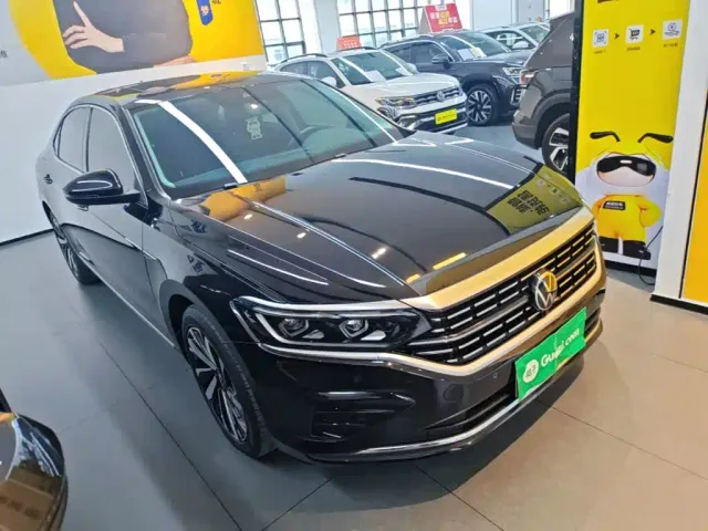 Volkswagen Passat — Фото автомобиля 3