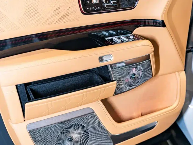 ZEEKR Zeekr 9X 2025 Model Standard — Фото автомобиля 8