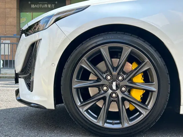 Cadillac CT5 — Фото автомобиля 30