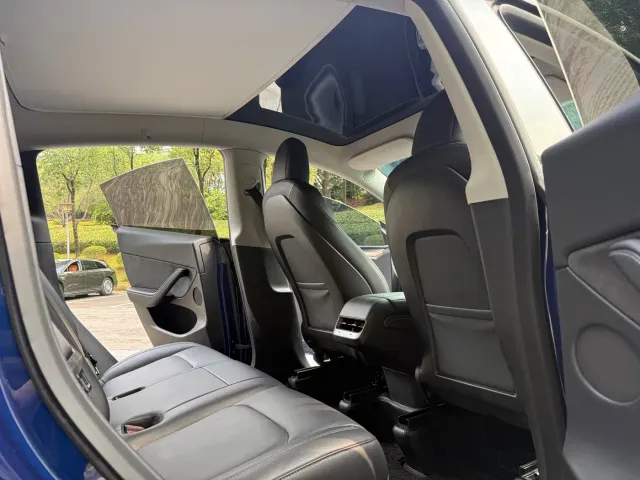 Tesla Model Y — Фото автомобиля 7