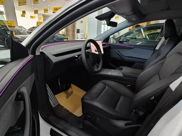 Tesla Model Y — Фото автомобиля 4