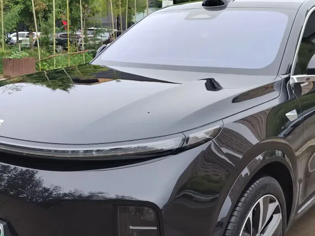 Li Auto L9 — Фото автомобиля 8