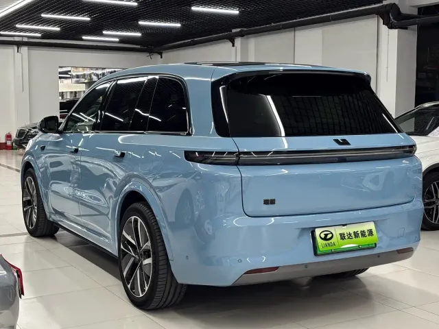Li Auto L8 — Фото автомобиля 6