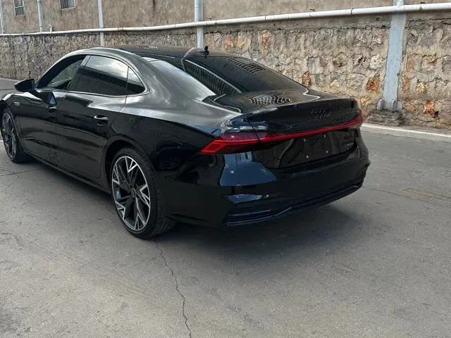 Audi A7L — Фото автомобиля 9