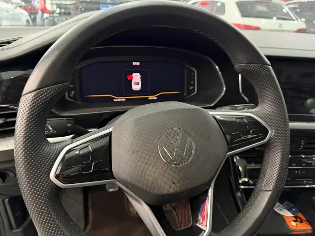 Volkswagen Passat — Фото автомобиля 11