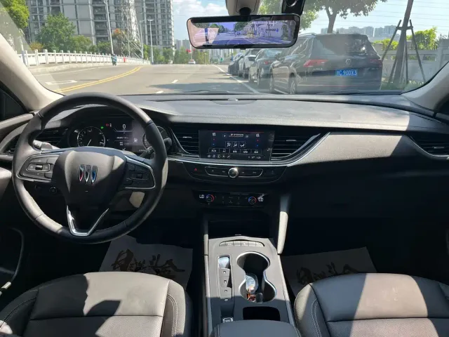 Buick Regal — Фото автомобиля 8