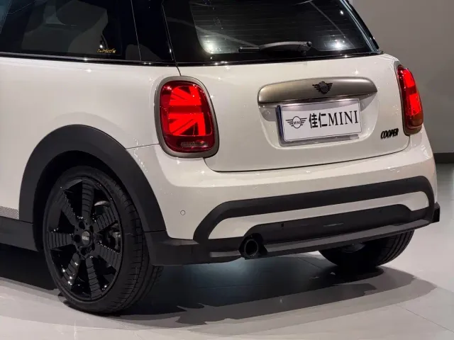 MINI Hatch — Фото автомобиля 7