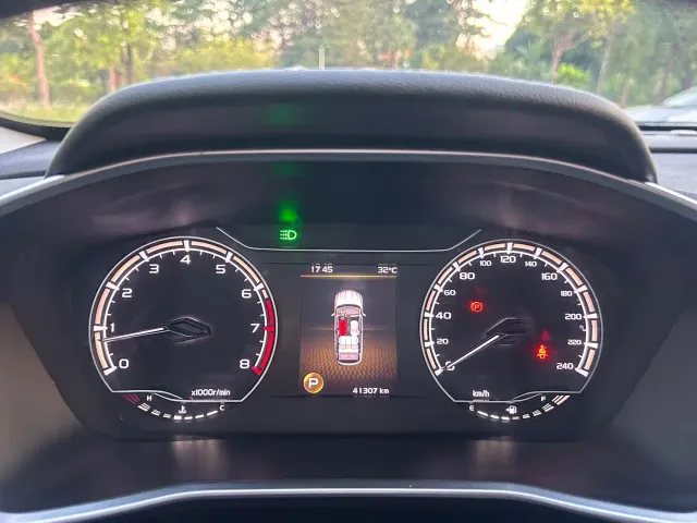 Geely Binyue — Фото автомобиля 12