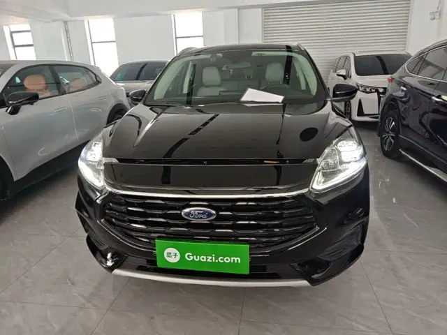 Ford Escape — Фото автомобиля 2
