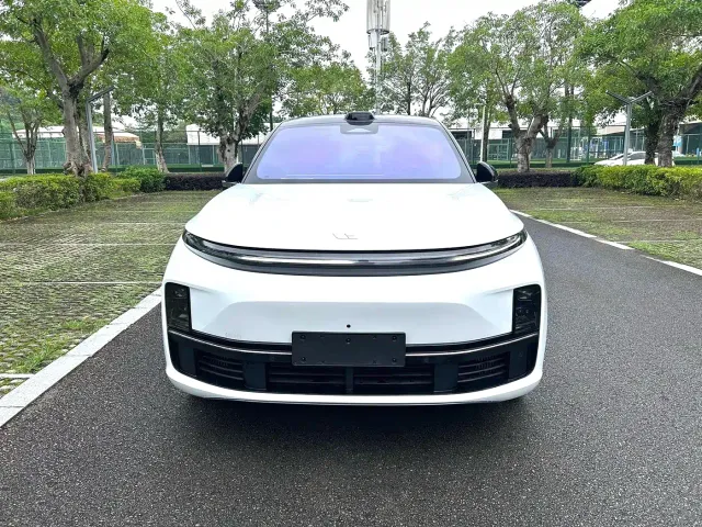 Li Auto L7 — Фото автомобиля 2