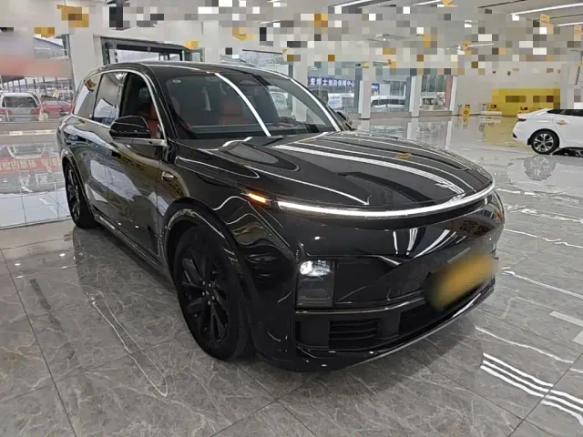 Li Auto L8 — Фото автомобиля 3