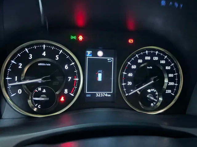 Toyota Alphard — Фото автомобиля 9