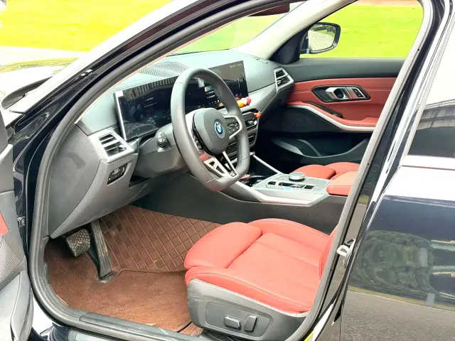BMW i3 — Фото автомобиля 4