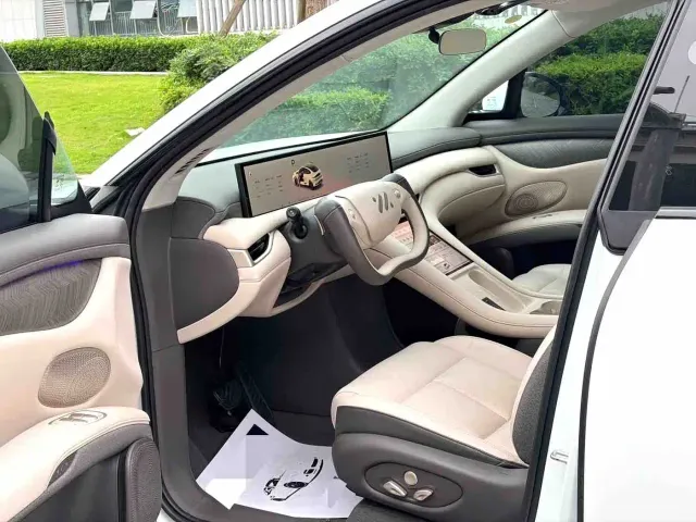 IM Motors LS6 — Фото автомобиля 7