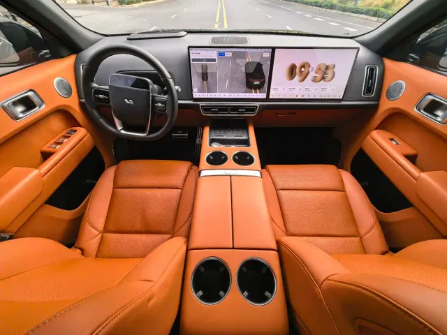 Li Auto L9 — Фото автомобиля 18