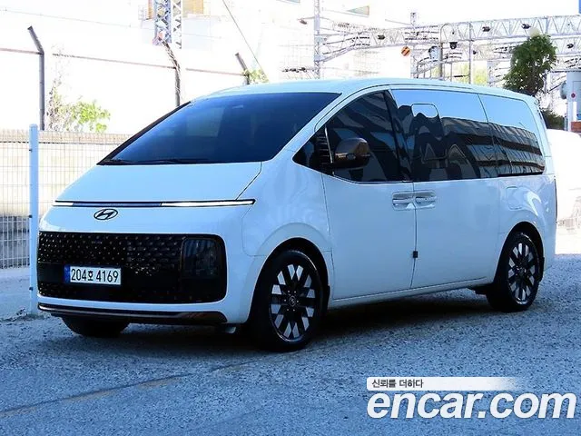 Фотография автомобиля — Hyundai Staria