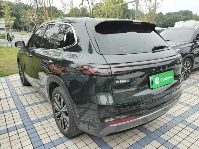 Geely Galaxy Starship 7 EM-i — Фото автомобиля 4