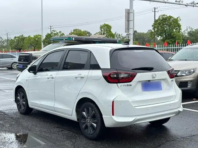 Honda Fit — Фото автомобиля 6