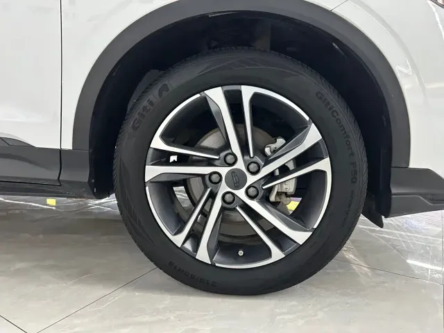 Geely Binyue — Фото автомобиля 6