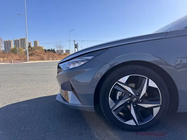 Hyundai Elantra — Фото автомобиля 18