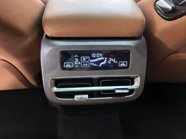 BYD Han L — Фото автомобиля 12