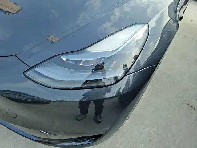 Tesla Model Y — Фото автомобиля 23