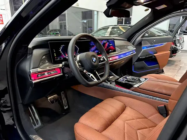 BMW 7 Series — Фото автомобиля 6
