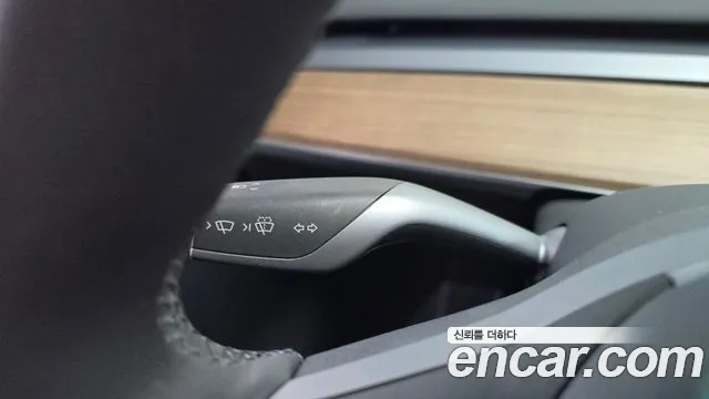 Tesla Model Y — Фото автомобиля 26