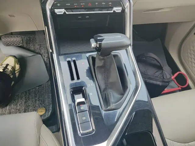 Wuling Asta — Фото автомобиля 13