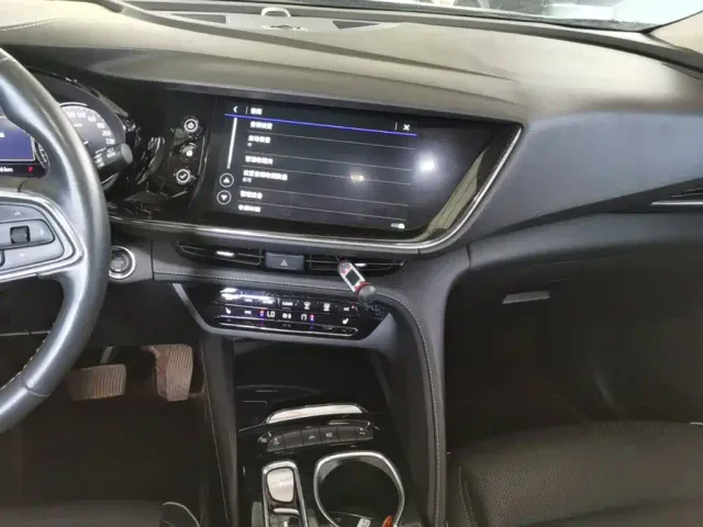 Buick Envision Plus — Фото автомобиля 12