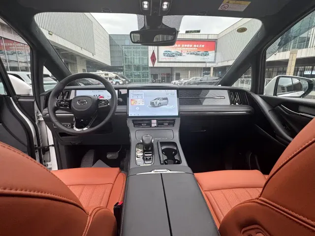 GAC Trumpchi E9 — Фото автомобиля 14