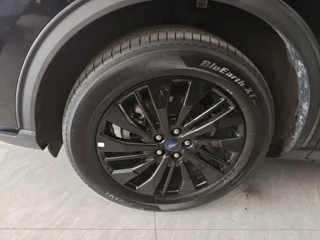 Ford Escape — Фото автомобиля 22