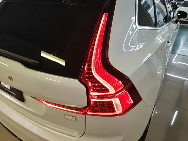 Volvo XC60 — Фото автомобиля 7