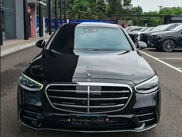 Фотография автомобиля — Mercedes-Benz S-Class
